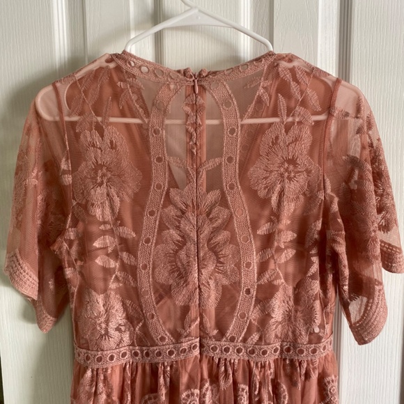 Light pink lace mesh overlay maternity maxi dress - Picture 3 of 3